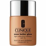 Maquillaje efecto luminoso Even Better Glow™ con FPS15 de Clinique 30 ...